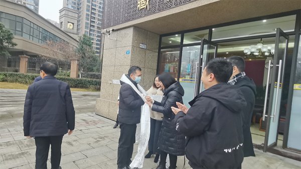 熱烈歡迎國(guó)有上市企業(yè)-江蘇精華制藥總經(jīng)理周總一行蒞臨藏佳純酒業(yè)全國(guó)營(yíng)銷(xiāo)中心洽談合作！